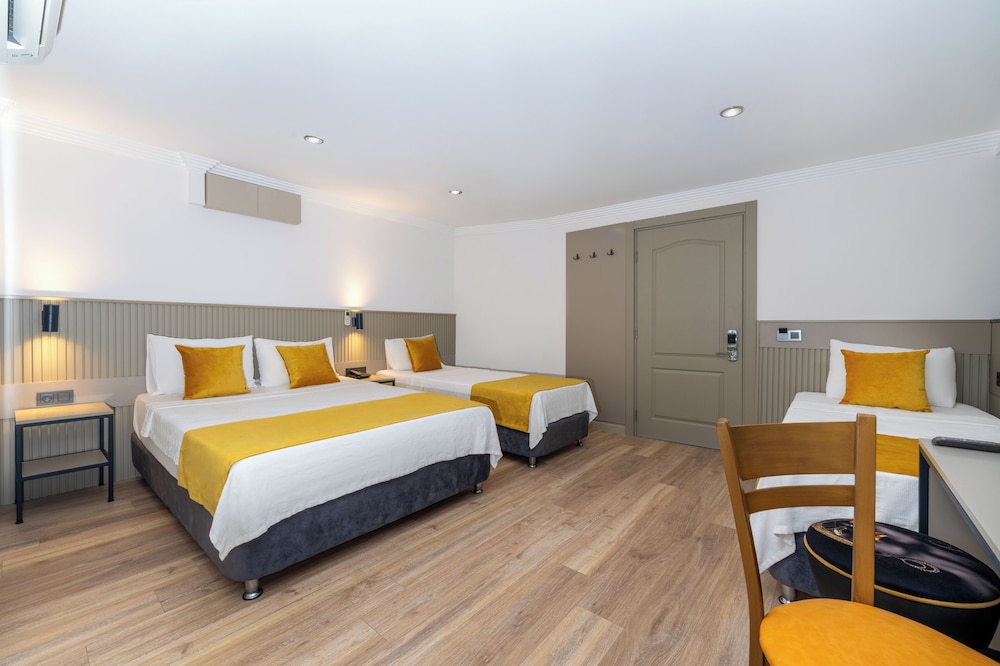 Lemon Hotel 16/50