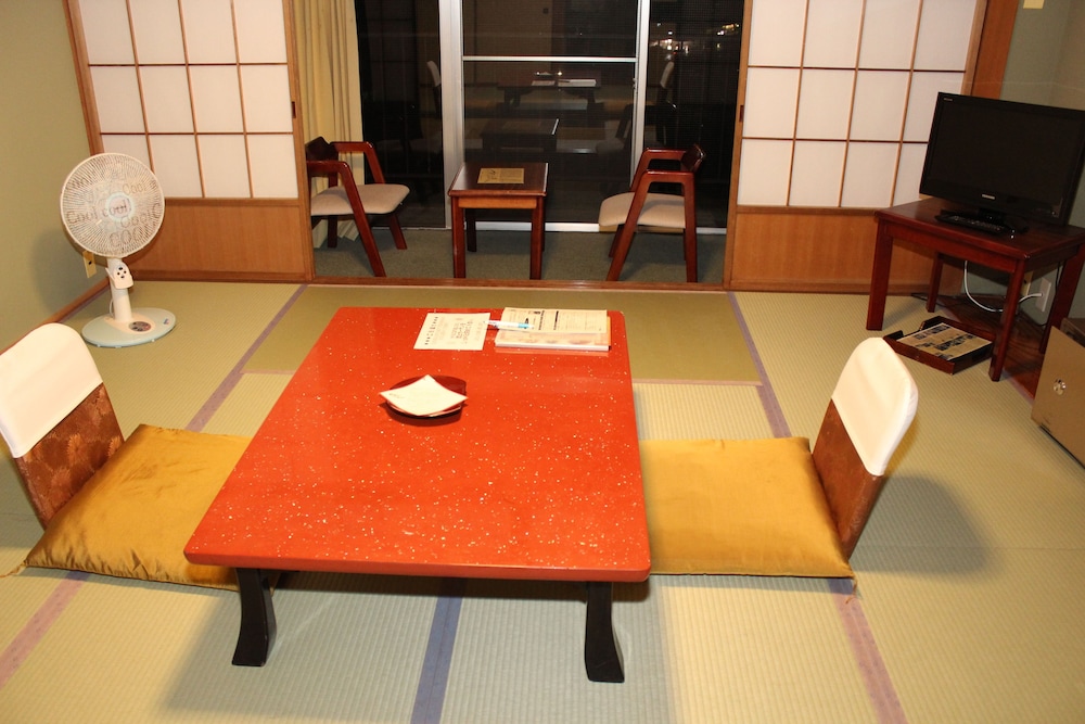 TAKAHAN 33/44