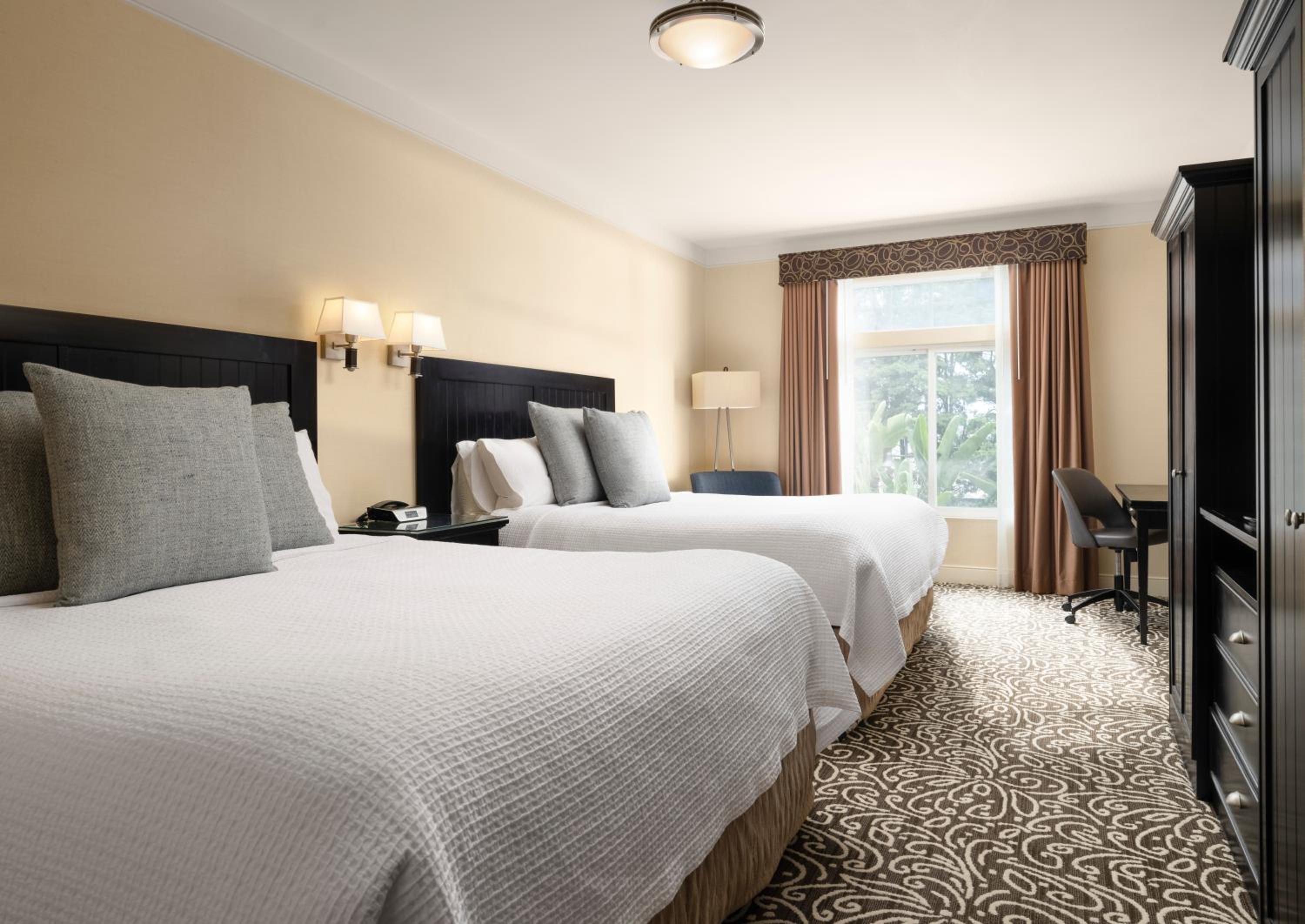 GRAND, KING BED