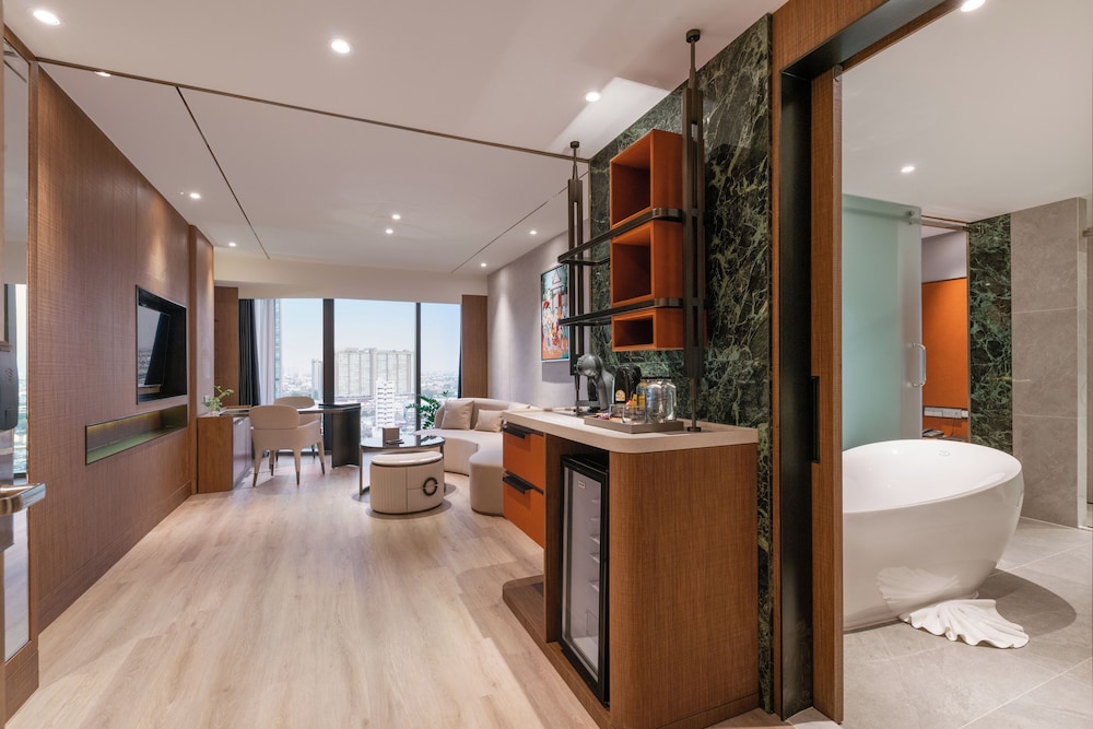 Shenzhen Tower Hotel 60/61