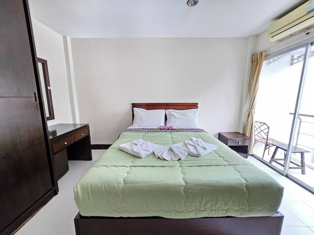 Patong Moon Inn Guesthouse 11/48