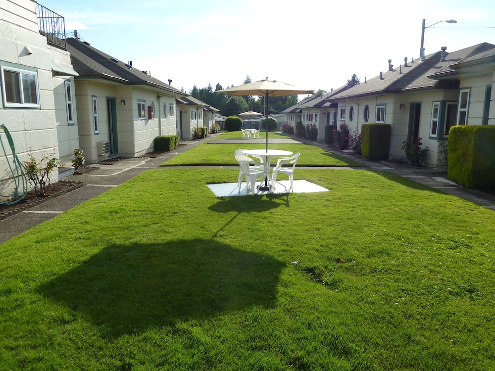 Milwaukie Inn Portland South 45/55