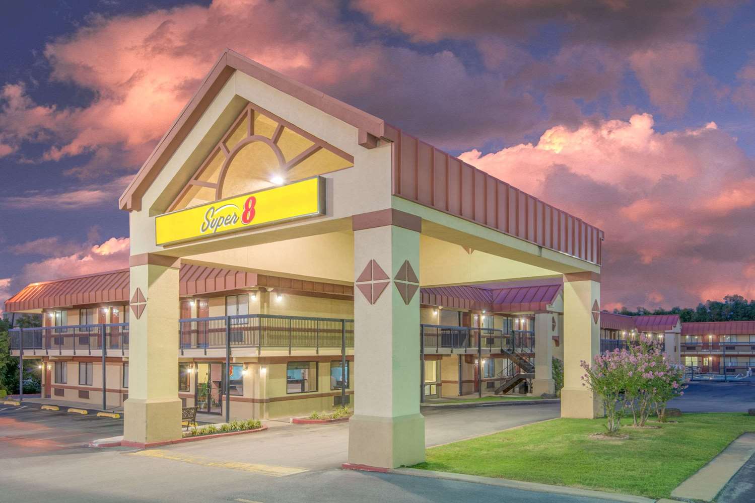 Super 8 By Wyndham Tulsa 1/9
