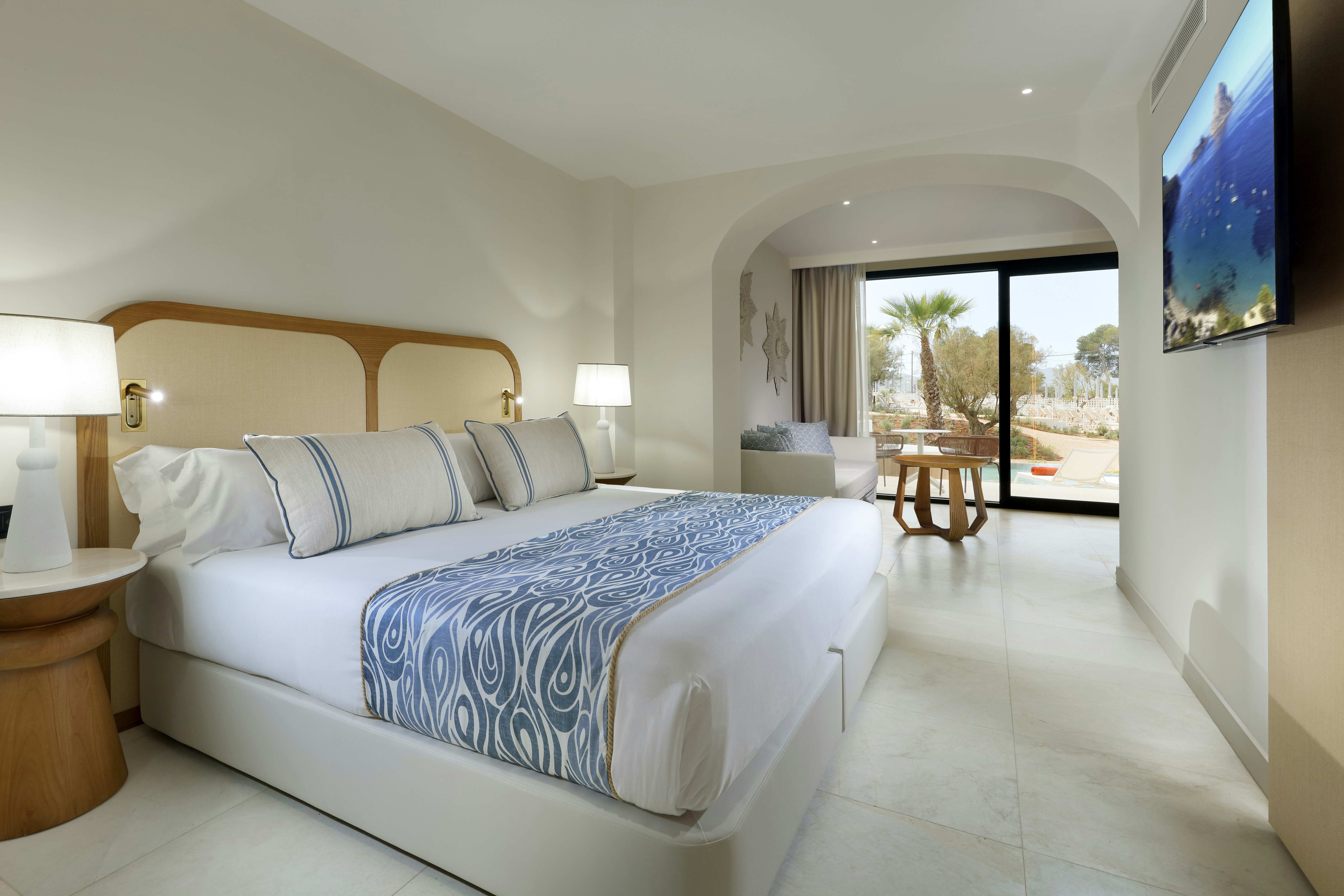 Swim Up, Junior Suite, Signature Level