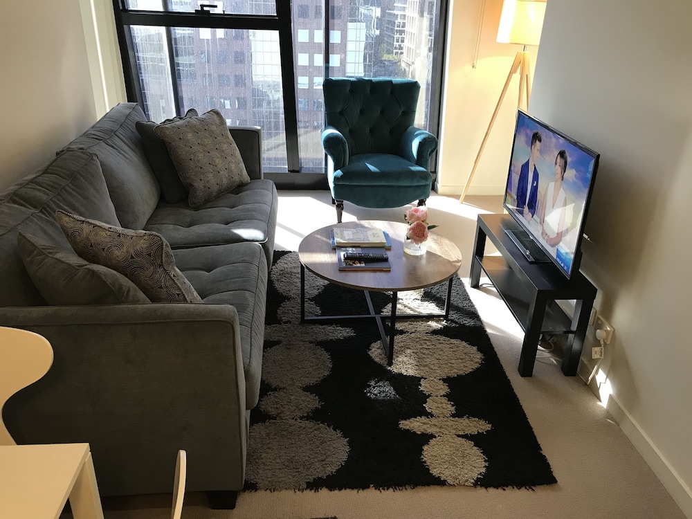 Winston Apartments 42/67