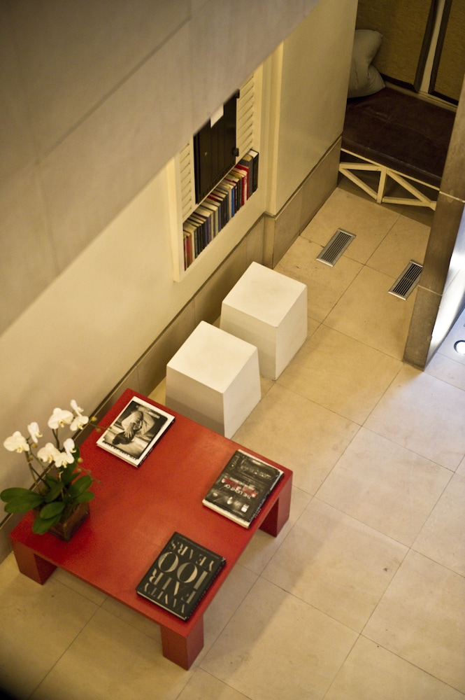 City Club Hotel 23/33