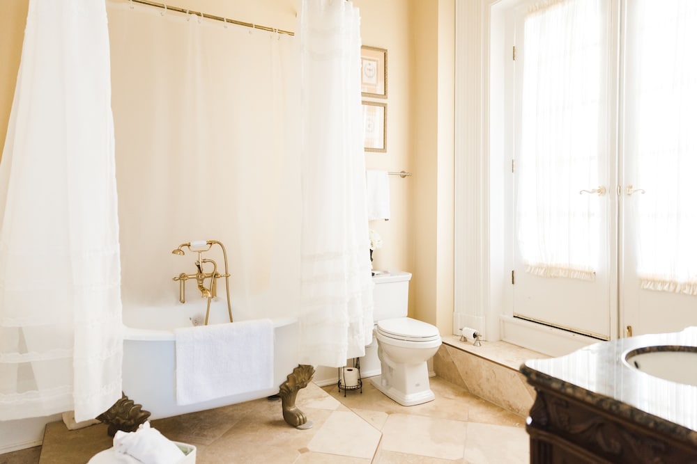 The Pepin Mansion Historic B&B 50/50