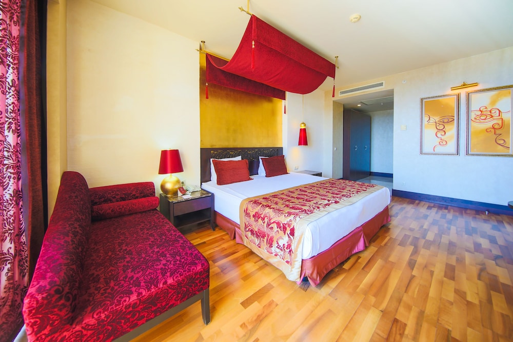 Horus Paradise Luxury Resort 10/50