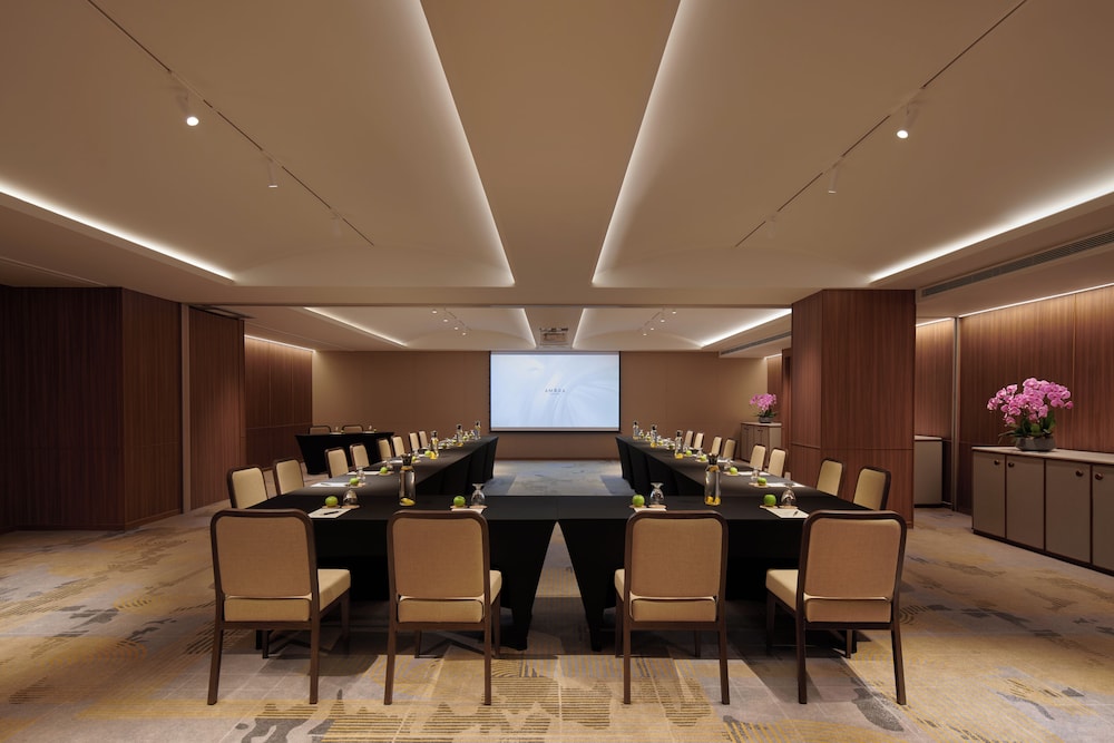 Amara Singapore 54/59