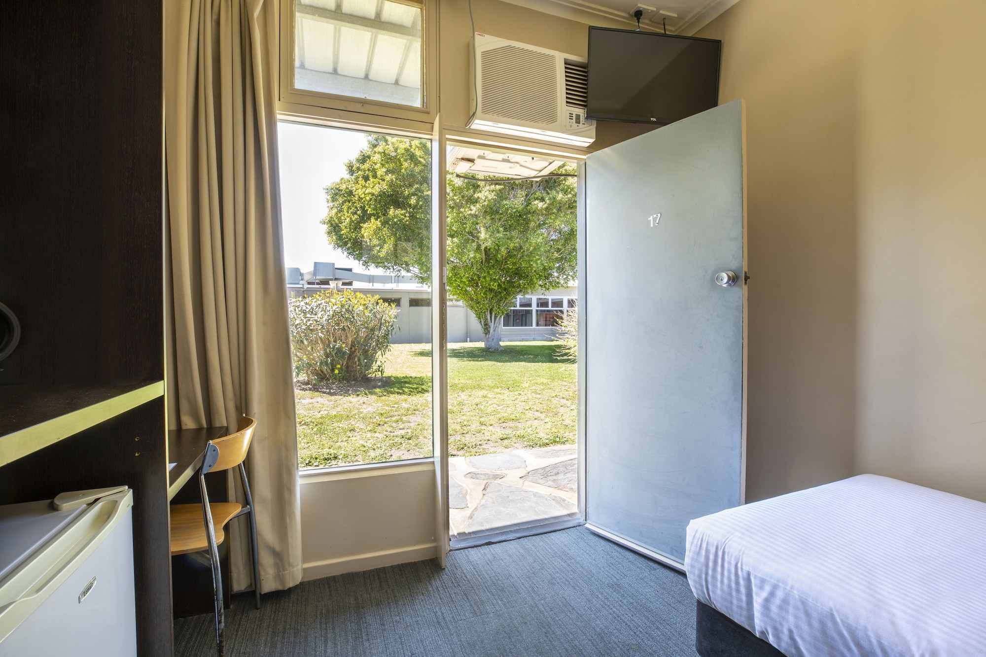 Compact, Single, Single Bed
