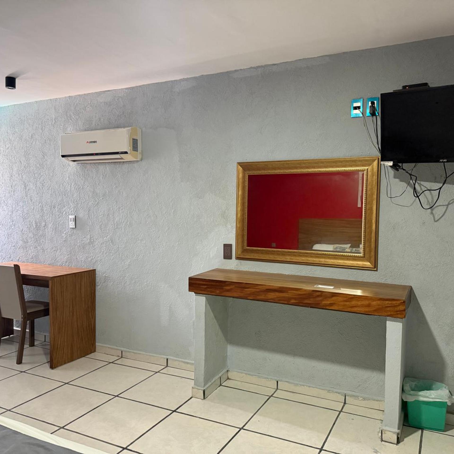 Hotel Plaza Jardin 8/70