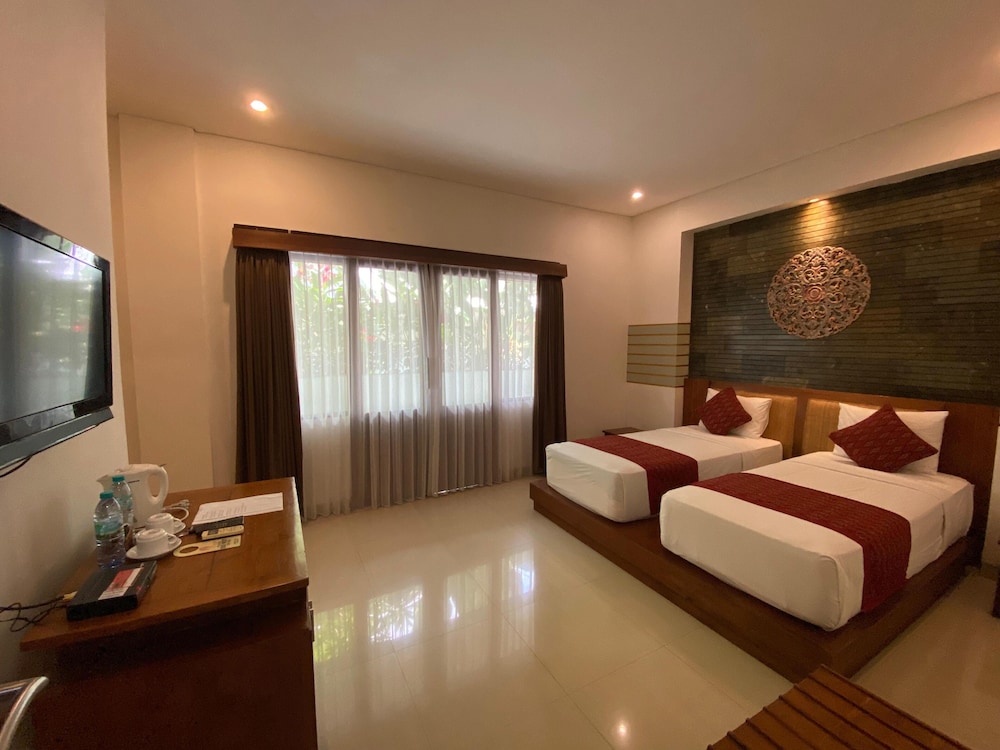 Putri Ayu Cottages 28/63