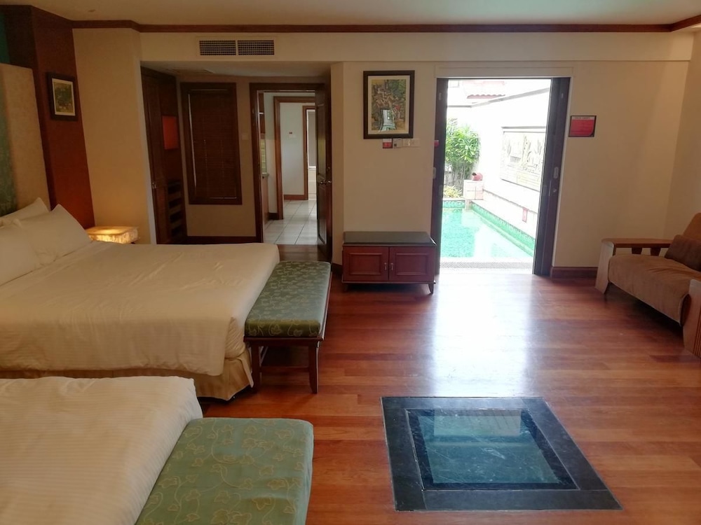 Wonderland Private Chalet at Port Dickson 12/48