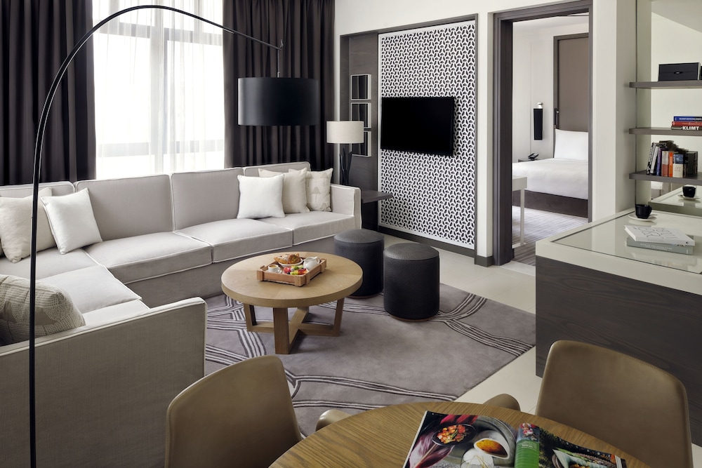 Hotel Boulevard, Autograph Collection 23/45
