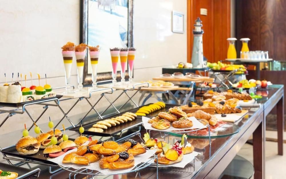 DoubleTree by Hilton Dubai Port Saeed. 51/65