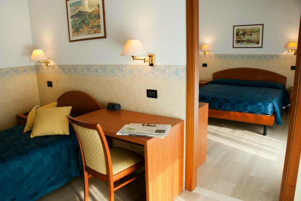 Hotel Touring Falconara Marittima 24/36