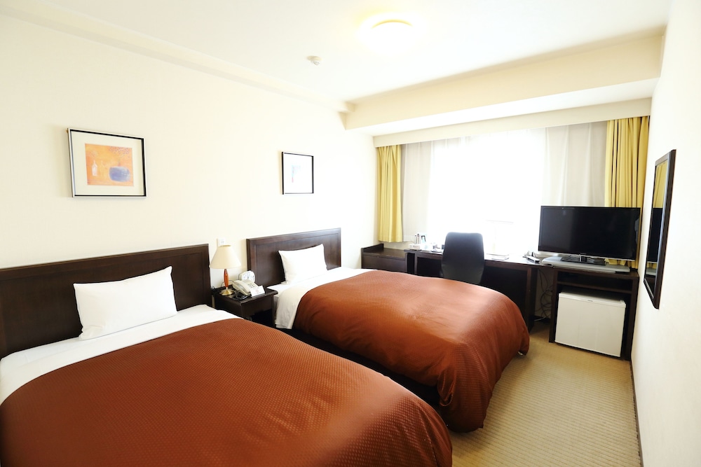 ROOM, TWIN BEDS