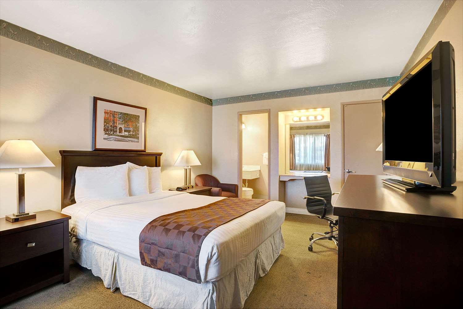 Travelodge by Wyndham Everett City Center 10/19