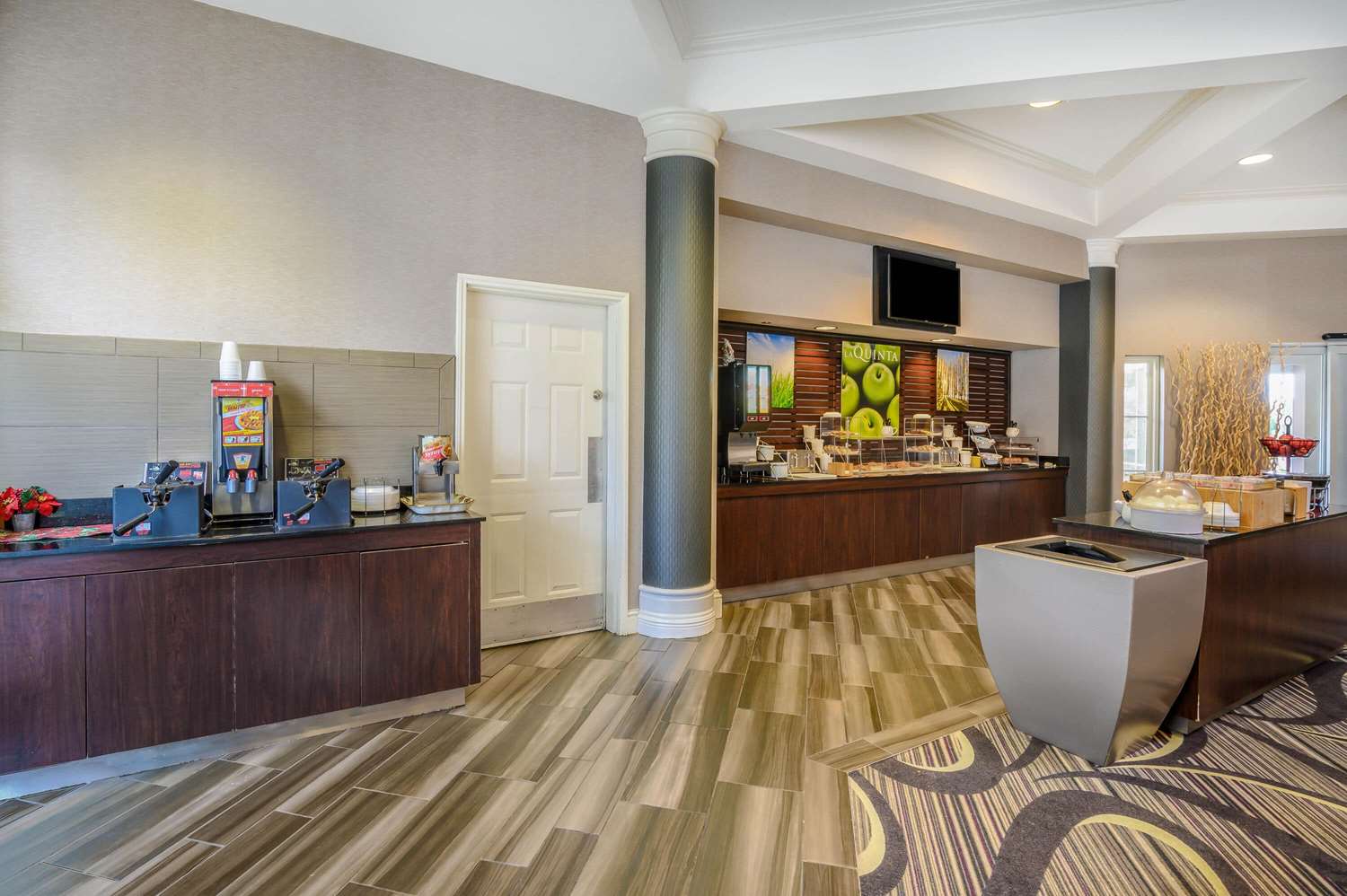 La Quinta Inn & Suites by Wyndham Myrtle Beach Broadway Area 42/54