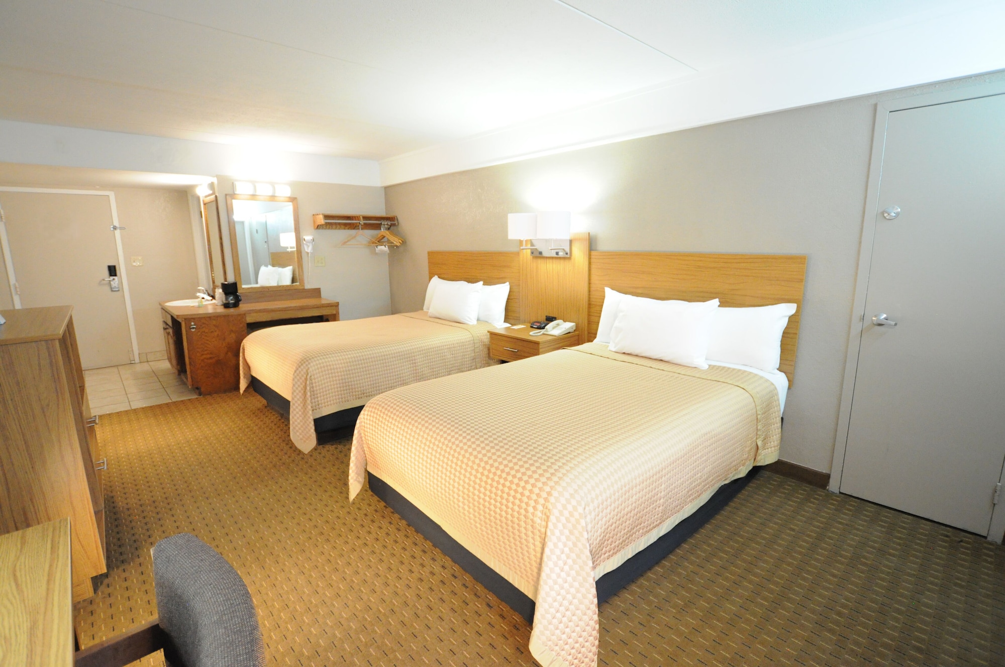 ROOM, 2 DOUBLE BEDS, CREEK SIDE