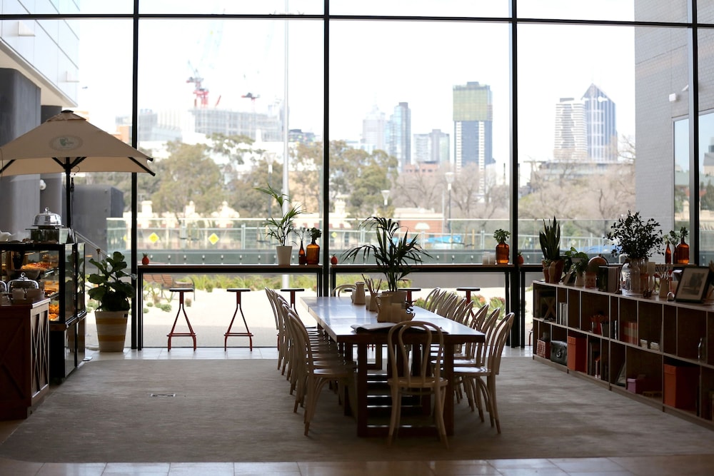 The Larwill Studio Melbourne - Art Series 32/42