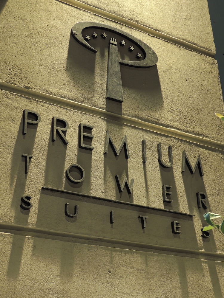 Premium Tower Suites San Luis 3/60