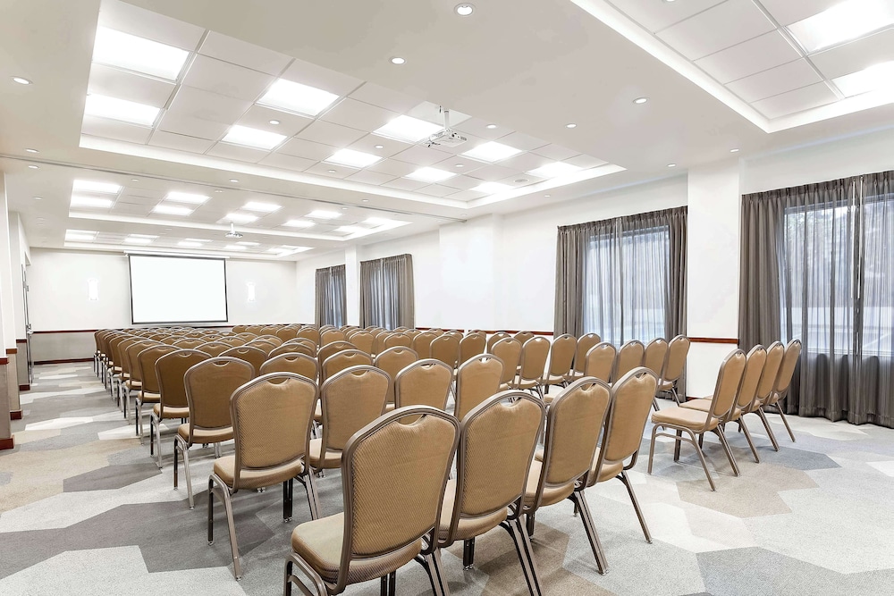 Hyatt Place Lake Mary Orlando North 48/53