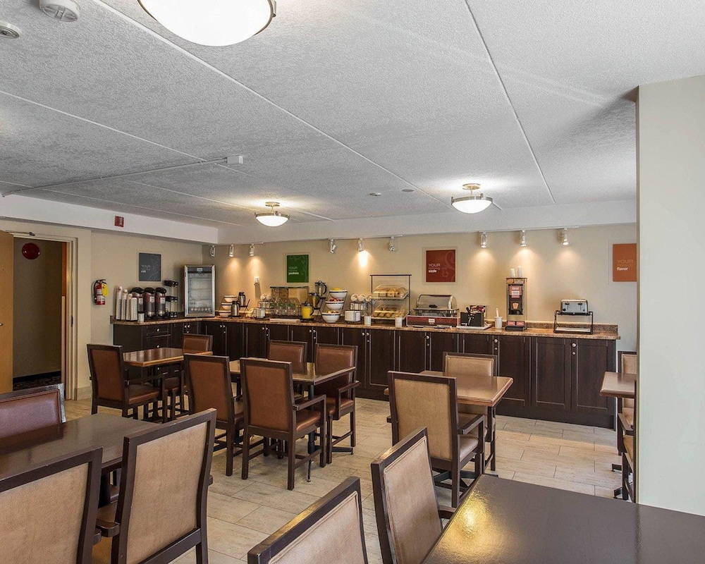 Comfort Inn Midland 36/42