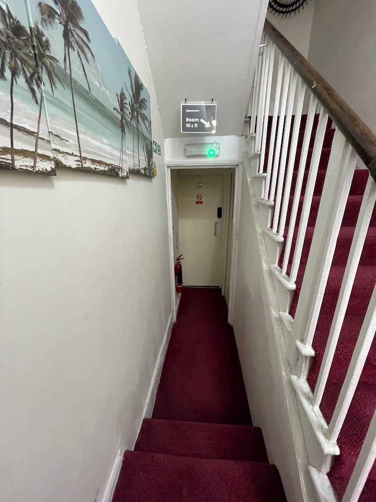 OYO Oban Victoria Hotel 4/45