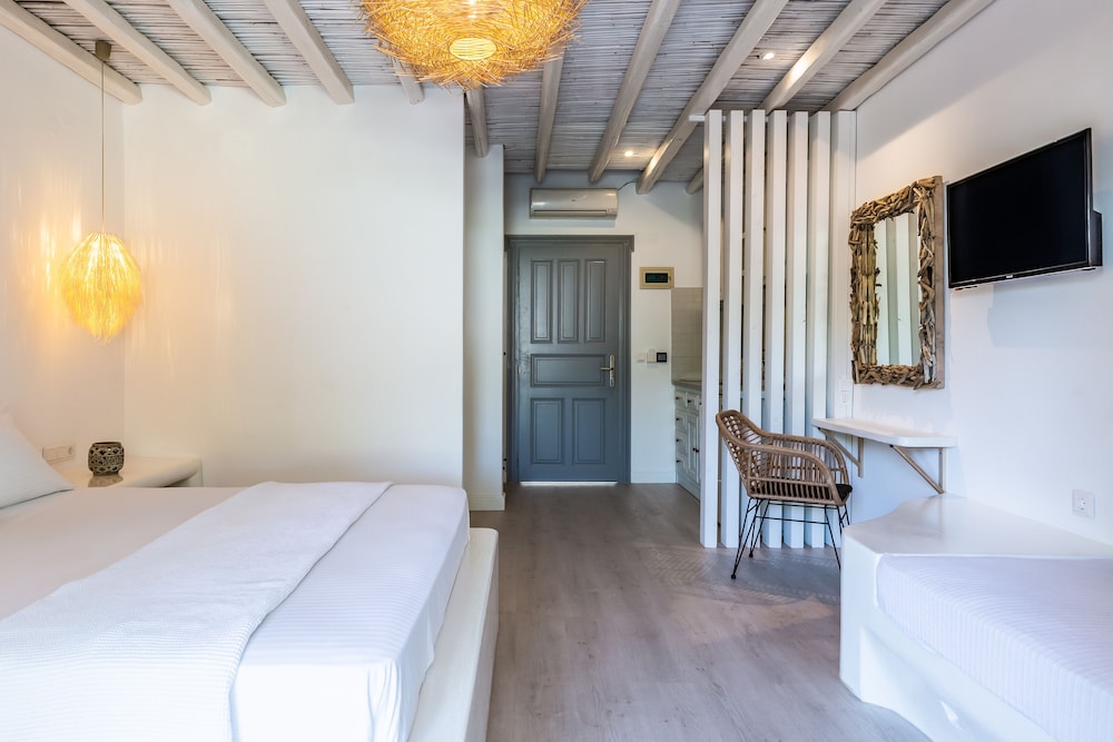 Evlalia Studios & Villas 8/50