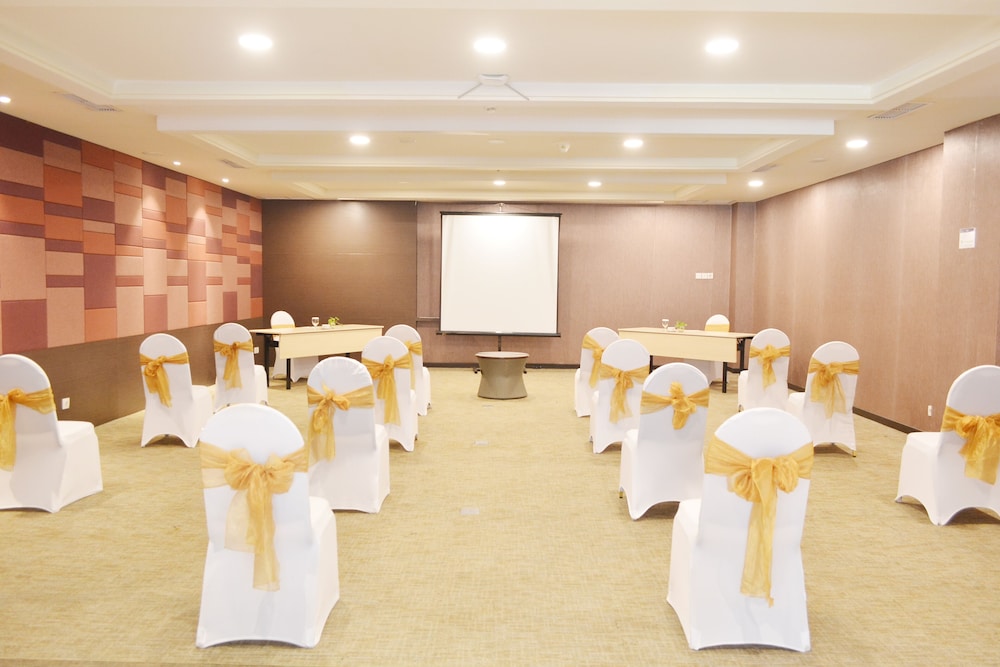 Mercure Padang 42/52