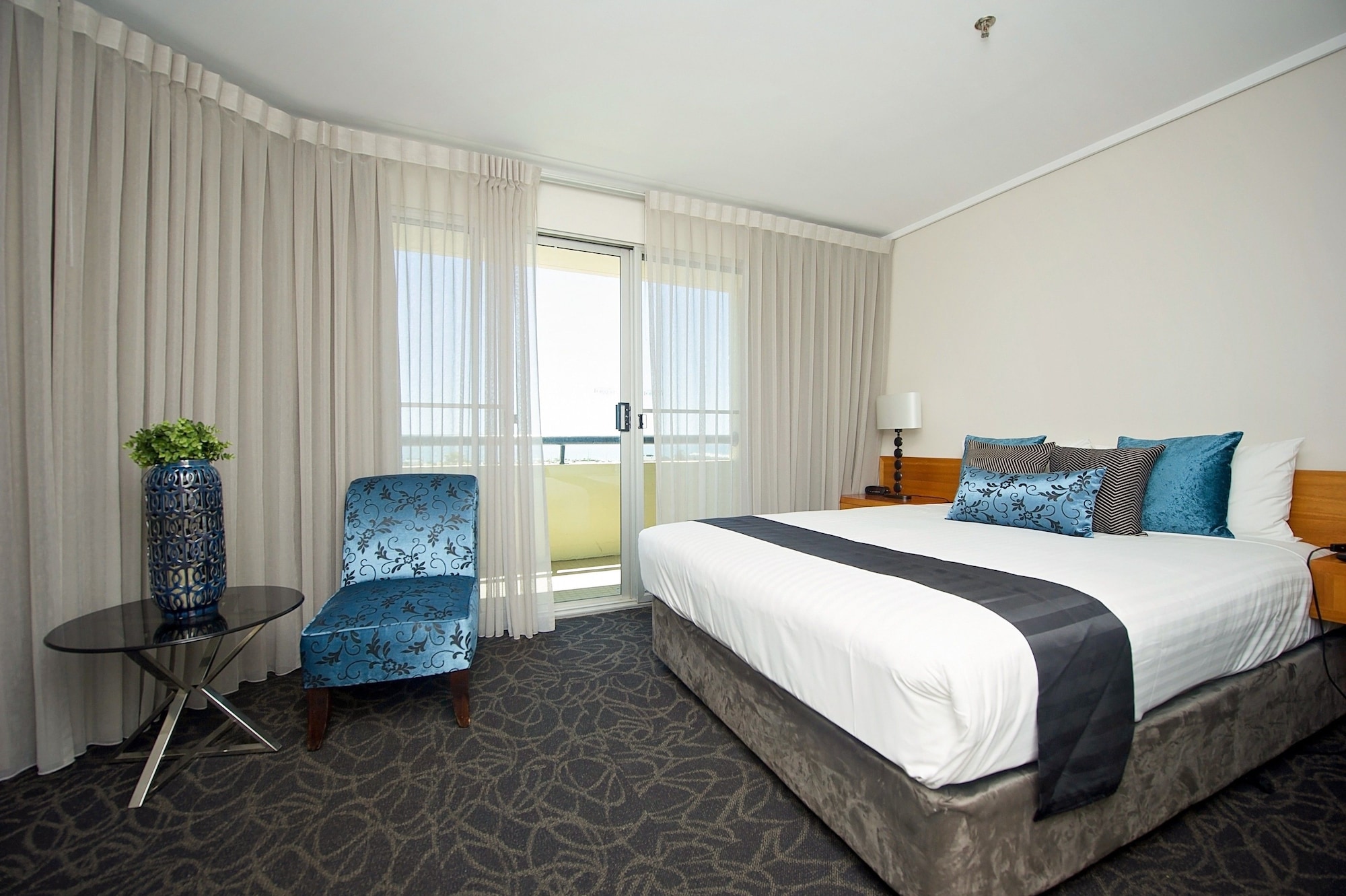 Apartment, 2 Queen Beds, Sofa, Balcony