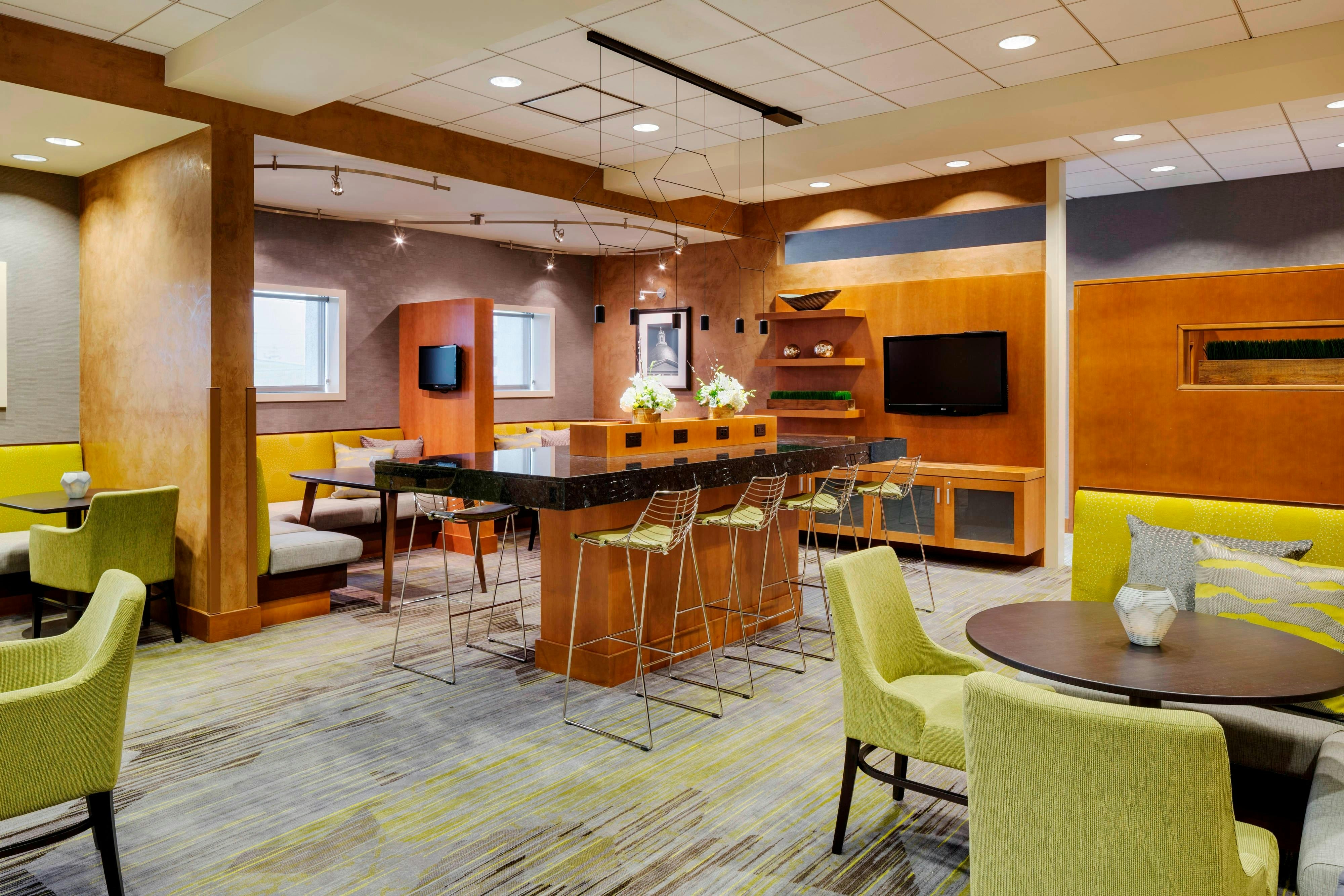 COURTYARD BY MARRIOTT LOGAN AIRPORT 37/49
