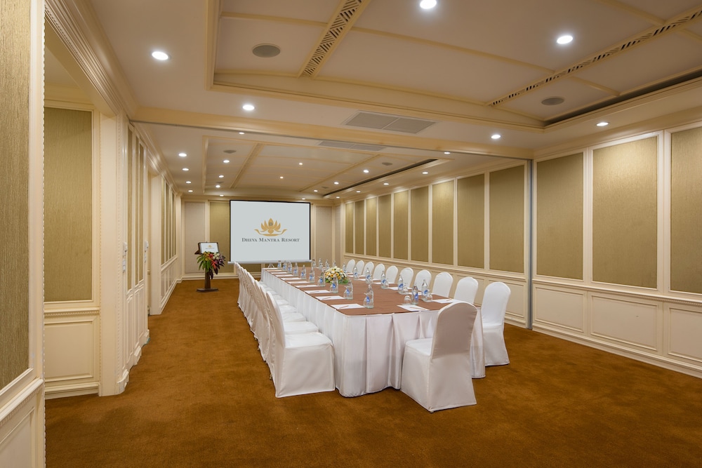 Dheva Mantra Resort 63/72