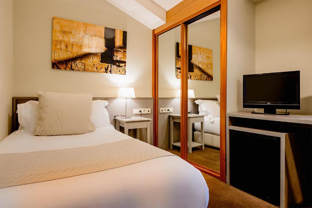 Room, Single