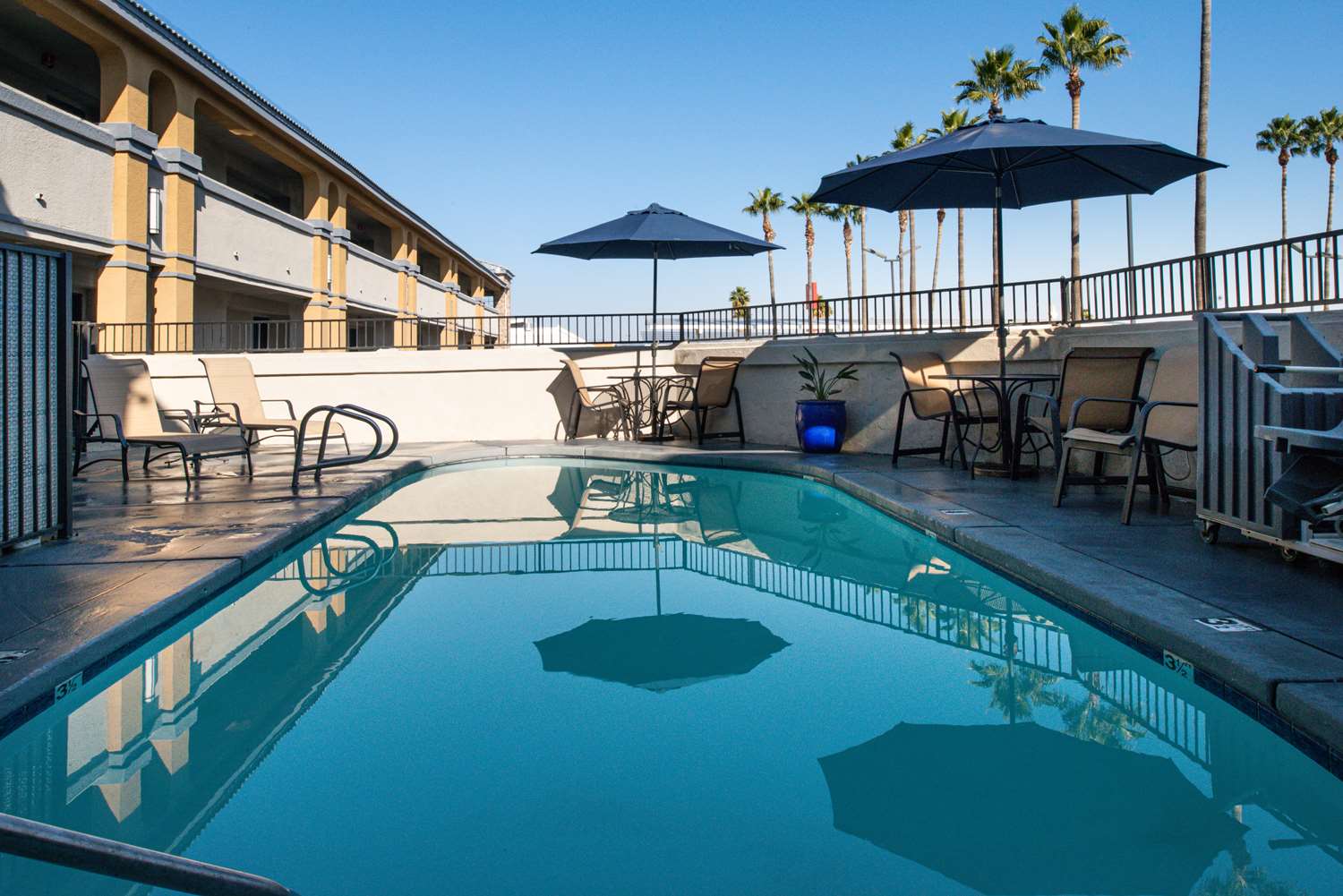 Best Western Kettleman City Inn & Suites 32/45