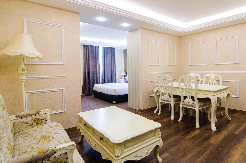 Mornington Hotel Sitiawan 48/58