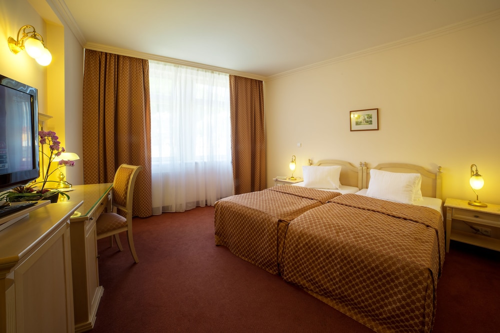 Interhotel Central 12/50
