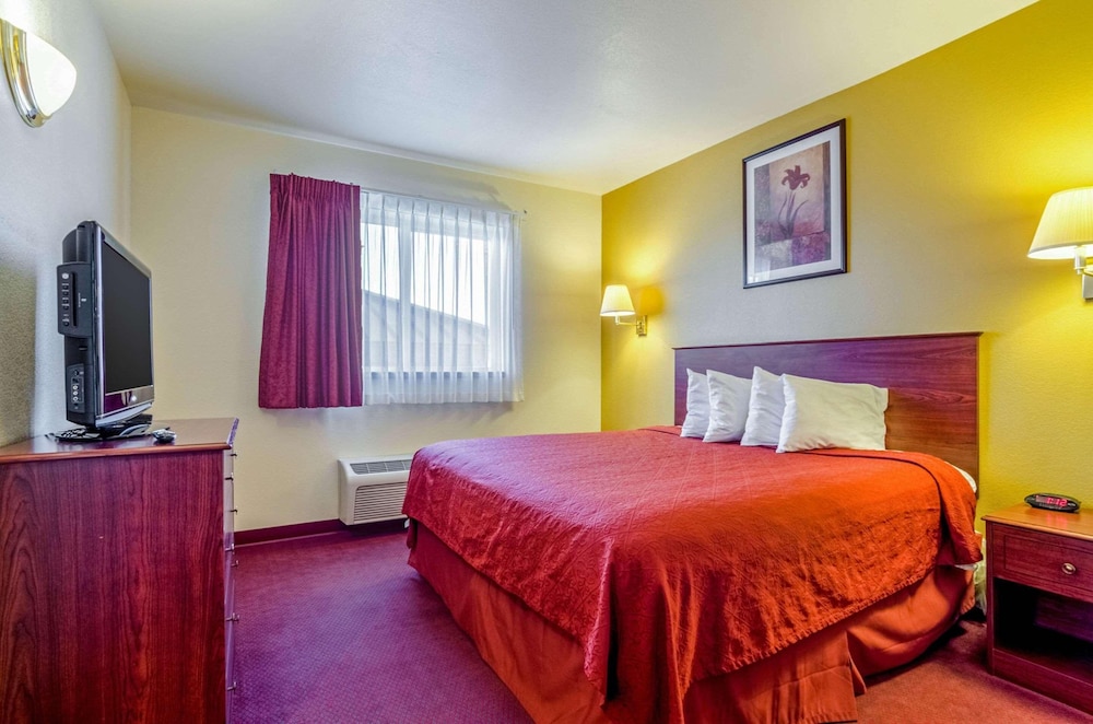 Holiday Inn Express Wichita North - Park City 14/38