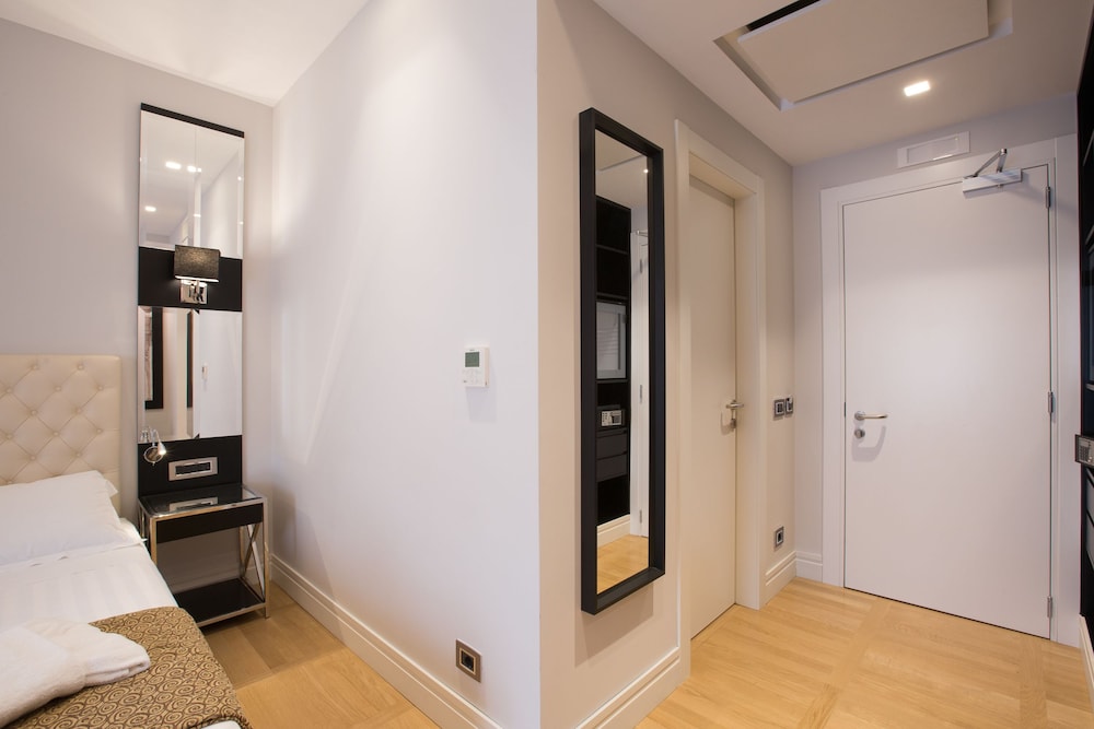 FLORIS HOTEL 29/73