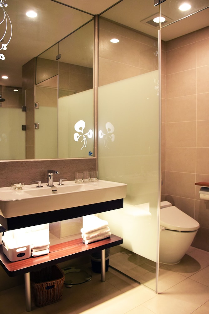 Golden Tulip Glory Fine Hotel 30/60