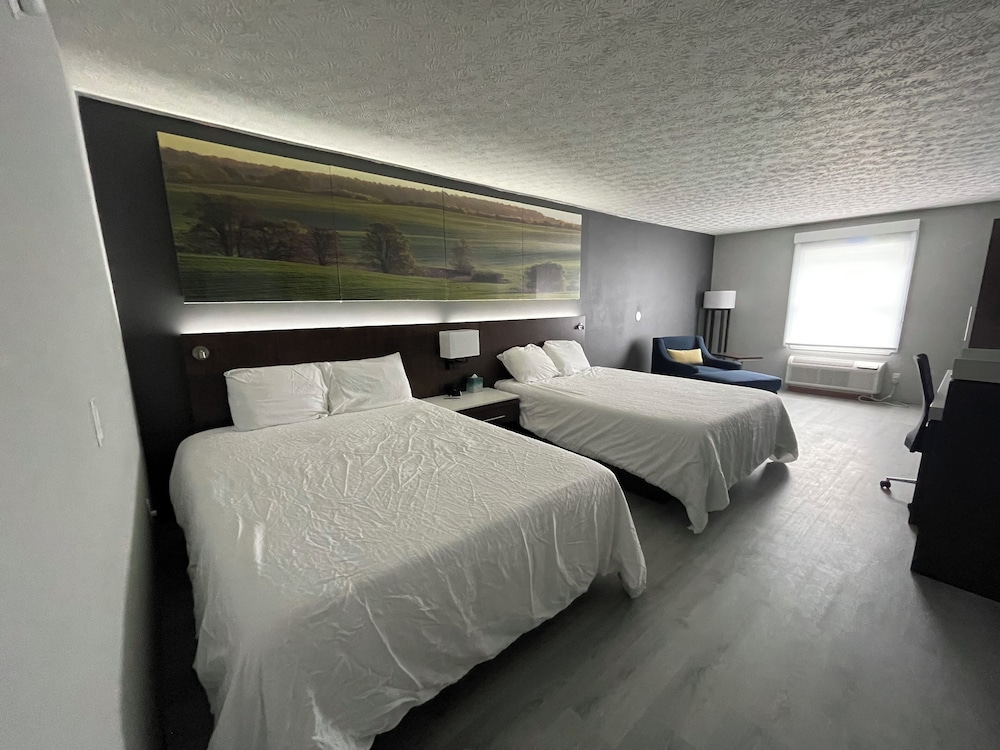 Luxor Inn & Suites 25/52