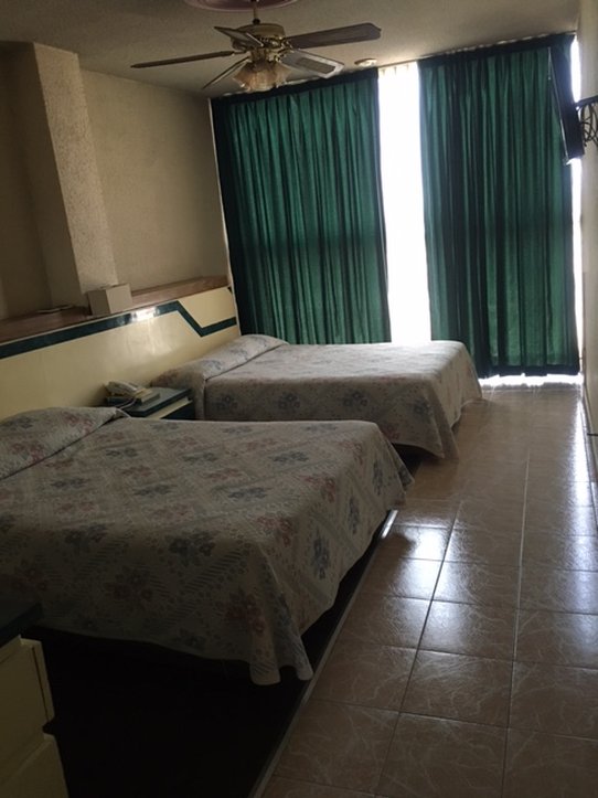 Hotel El Monte 6/12