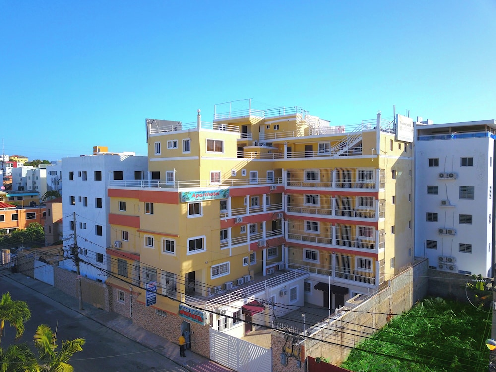 Tropical Island Aparthotel 6/50
