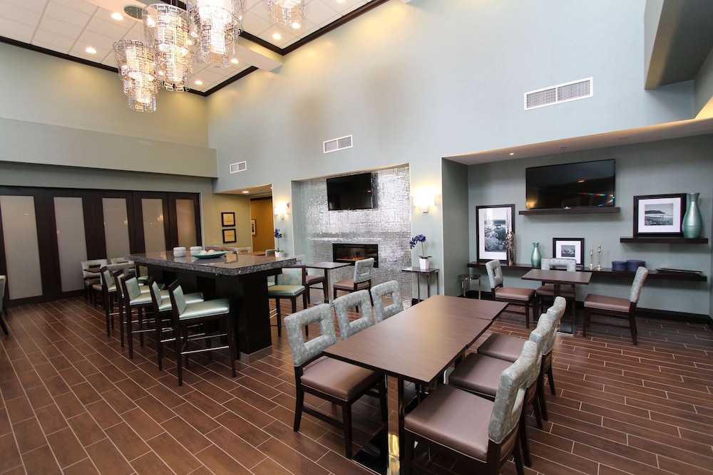 Hampton Inn and Suites by Hilton St Johns Airport 22/40