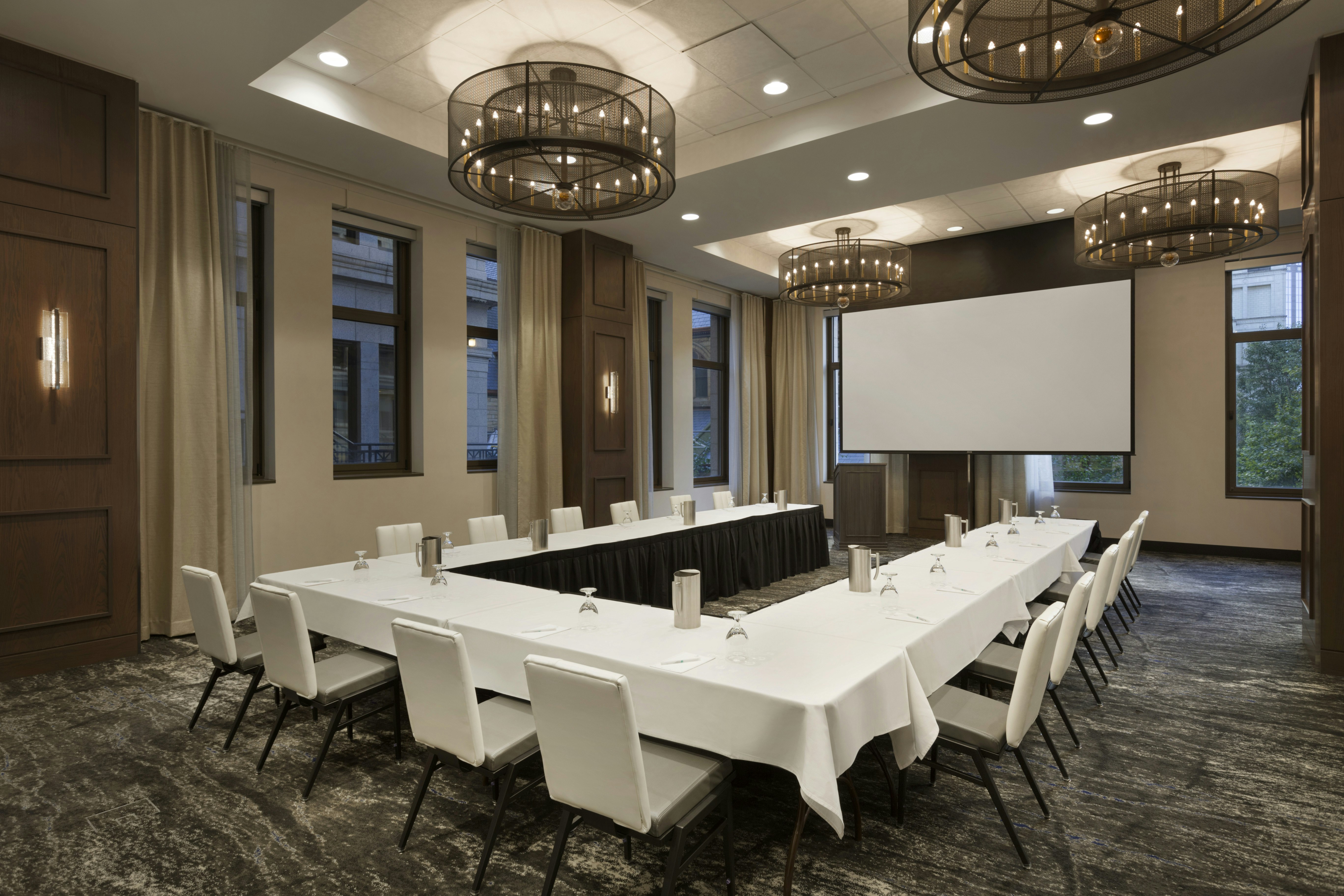 Embassy Suites By Hilton Pittsburgh Downtown 54/57