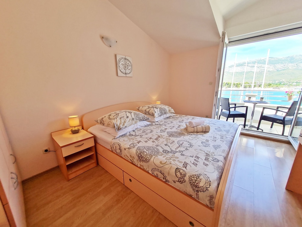 APARTMENTS ROOMS PORAT 6/47