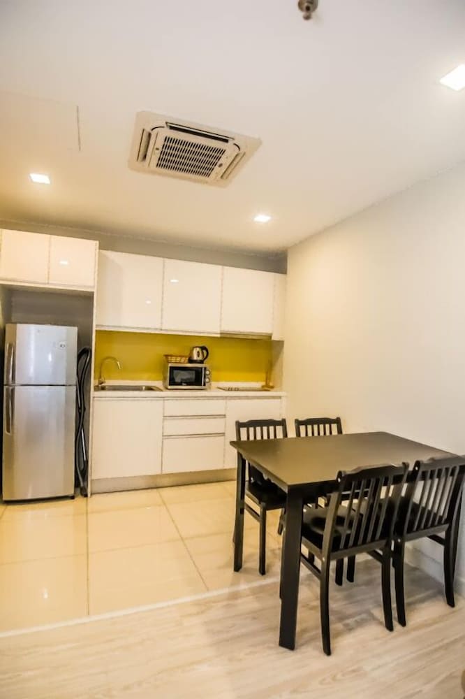 Marina Travellers Suite Sky Karamunsing 11/18