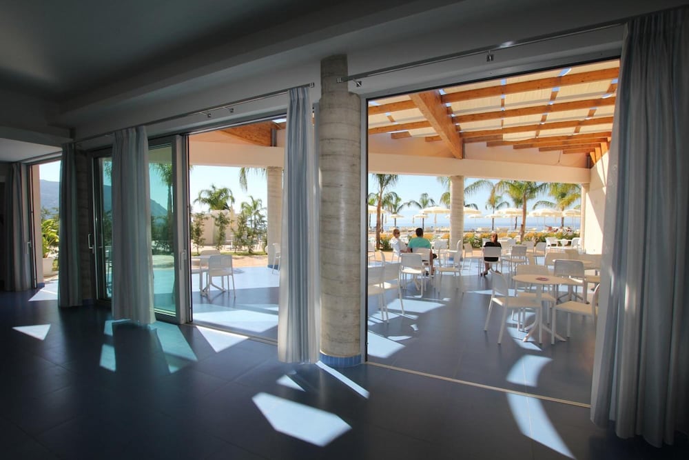 Blue Bay Resort 37/72