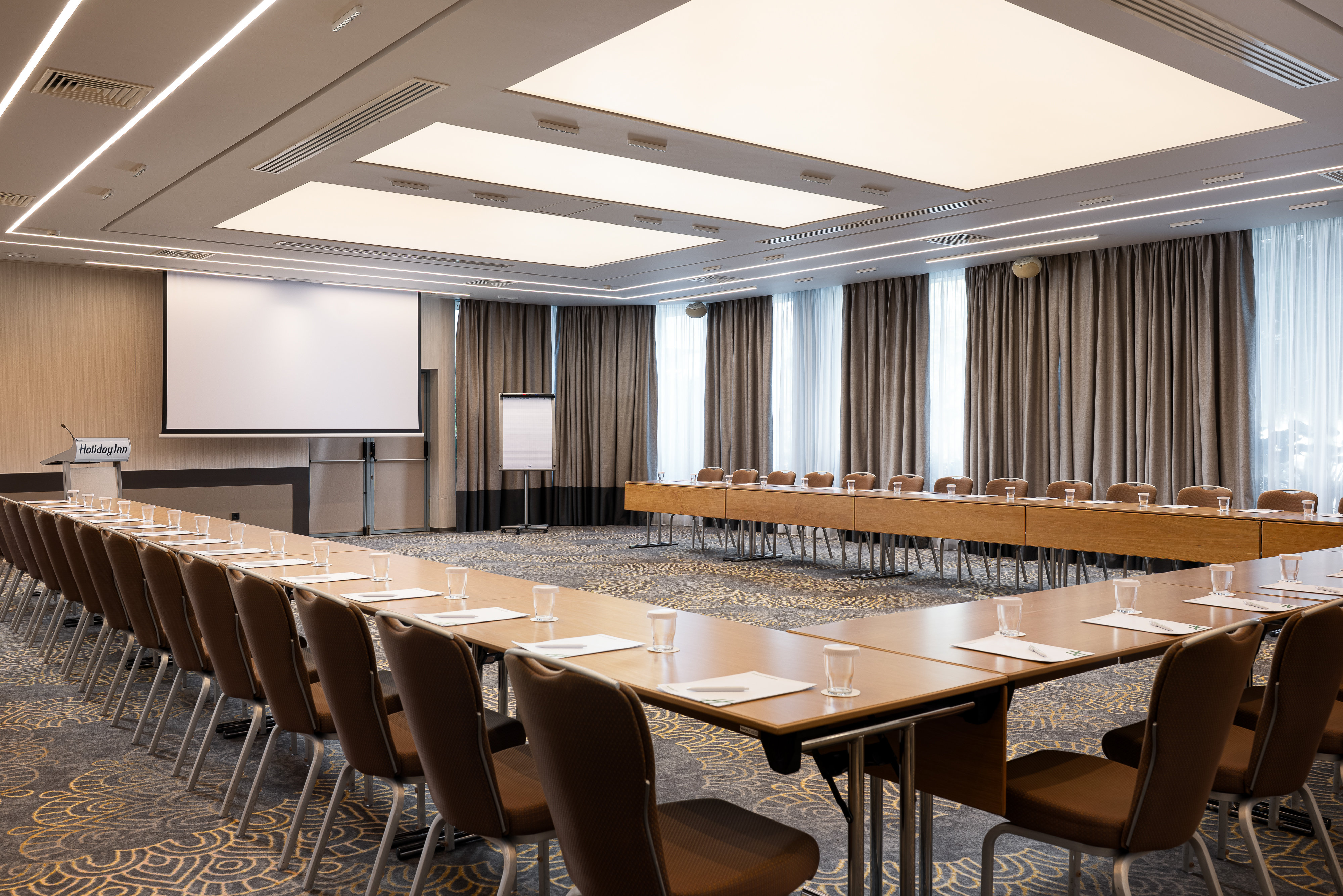 Holiday Inn Athens Airport 58/66